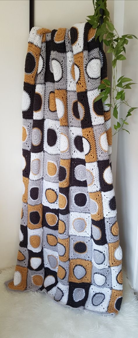 Geometric Knitting Pattern, Granny Square Designs, Granny Square Häkelanleitung, Contemporary Crochet, Afghans Crochet, Crochet Blanket Pattern, Crochet Granny Square, Crochet Afghans, Granny Squares Pattern