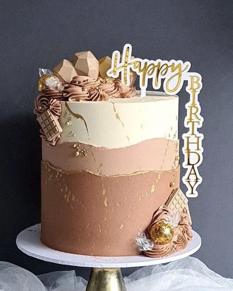 Brown Cake Decoration, Beige Cake Aesthetic, Neutral Cake Ideas, Beige Birthday Cake, Brown Cake Design, Brown Birthday Cake, Sugar Free Pastries, Ocean Birthday Cakes, 75 Birthday Cake