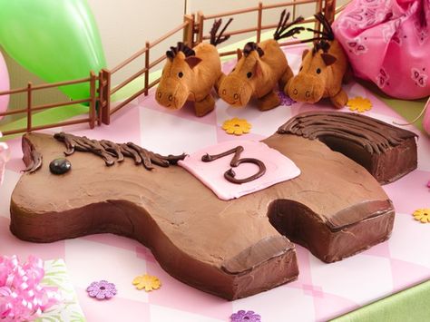 Easy Birthday Desserts, Head Template, Decorating Desserts, Horse Birthday Cake, Lily Cake, Betty Crocker Cake, Pony Cake, Horse Cake, Fun Cakes