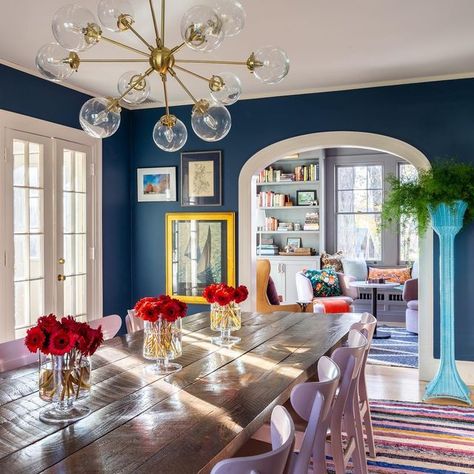 Bright Blue Dining Room, Royal Blue Dining Room, Dining Room Color Scheme Ideas, Colorful Dining Room Ideas, Eclectic Dining Table, Colourful Dining Room, Fun Dining Room, Dining Room Colorful, 1925 Bungalow