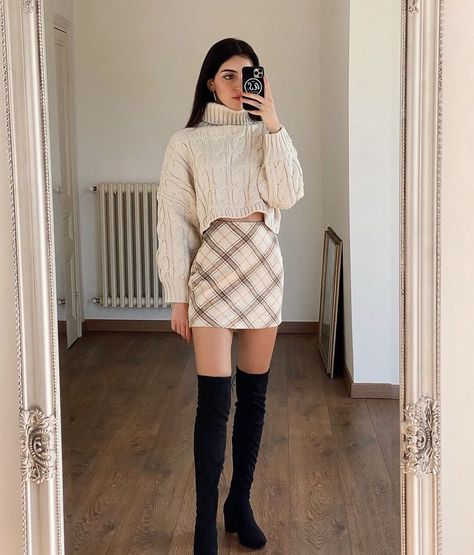 Cropped Knit Sweater Outfit, Crop Top Sweater Outfit, Cropped Sweater Outfit, Winter Sweater Outfits, Knit Sweater Outfit, Cable Knit Turtleneck, Cropped Knit Sweater, Shein Outfits, Sweater Outfit