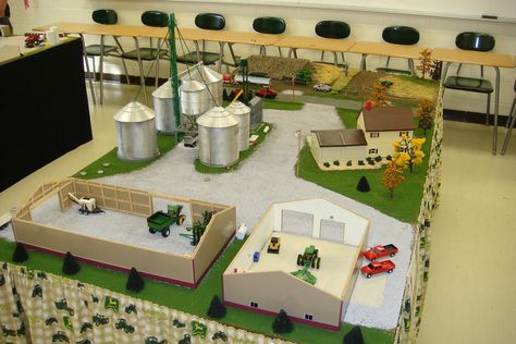 1/64 scale farm toys Kids Barn, Farm Toy Display, Toy Tractors, Farm Village, Kids Play Table, Farm Layout, Hobby Farm, Farm Boys, Toy Display