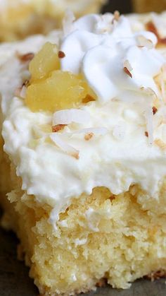 Pineapple Cream Cake Recipe, Pineapple Cream Cake, Fast Easy Desserts, Pineapple Cake Recipe, Cream Cake Recipe, Pineapple Desserts, Whipped Frosting, Cake Recipes From Scratch, Summer Cakes