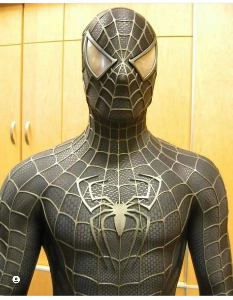 Black Spider-Man suit Best Marvel Villains, Spiderman Sam Raimi, Spiderman Tobey Maguire, Symbiote Suit, Raimi Spiderman, Spiderman Tobey, Spider Man Tobey Maguire, Spiderman Trilogy, Lethal Protector