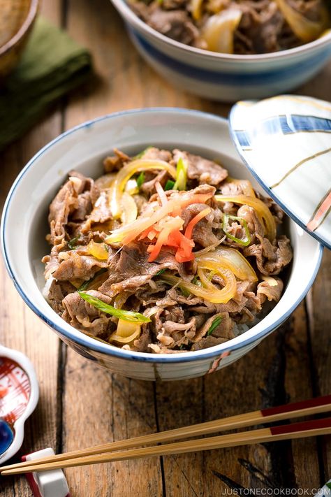 Thinly sliced beef and tender onions simmered in savory-sweet sauce, Gyudon is synonymous with comfort. It has been a staple in Japanese cuisine for over 150 years! This is how my grandma and my mom made their Gyudon. #gyudon | Easy Japanese Recipes at JustOneCookbook.com Yakimeshi Recipe, Just One Cookbook, Beef Bowl, Japanese Beef, Beef Rice, Easy Japanese Recipes, Mapo Tofu, Beef Bowls, Eat Beef