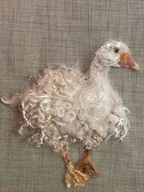 Needle Felt On Canvas, Needle Felting Embroidery, Needle Felting On Fabric, Needle Felted Goose, Needle Felting On Clothes, Mohair Embroidery, Needle Felt Crafts, Sewing Canvas, Needle Felt Art