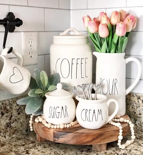 Rae Dunn coffee corner #raedunncoffeecanister #farmhousecoffeecorner #farmhousespringdecor Jars Decor, Diy Farmhouse Ideas, Diy Farmhouse Decoration, Kitchen Decor Collections, Countertop Decor, Coffee Bar Home, Kitchen Counter Decor, Counter Decor, Kitchen Jars