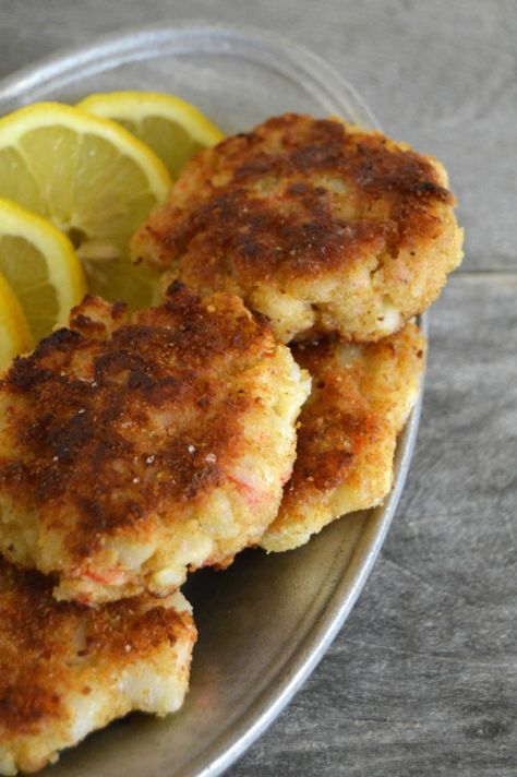 Immitation Crab Recipes, Fake Crab, Crab Cakes Easy, Crab Cake Recipes, Crab Meat Recipes, Crab Dishes, Crab Cake Recipe, Crab Recipes, God Mat