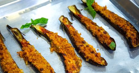 Giada cuts out calories, cook-time and messy cleanup from eggplant Parmesan by making it on a sheet pan. Japanese Eggplant Parmesan, Japanese Eggplant Recipe, Eggplant Parm Recipe, Japanese Eggplant, Healthy Eggplant, Eggplant Recipes Parmesan, Eggplant Parm, Antipasto Salad, Pan Recipe