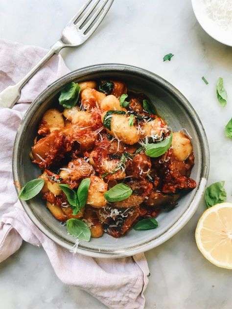 Gnocchi in a Rich Eggplant, Tomato and Basil Sauce | The Healthy Hunter Vegetarian Pasta Sauce, Gnocchi Sauce, Gnocchi Dishes, Cheap Clean Eating, Vegetarian Mains, Potato Gnocchi, Basil Sauce, Sundried Tomatoes, Calorie Calculator