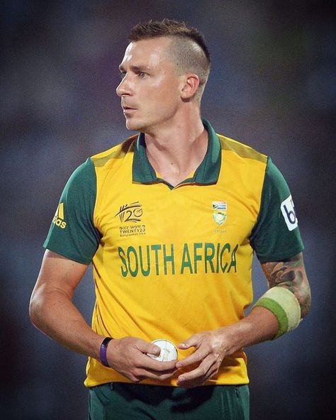 Anyone remember this wild hairstyle? . . . . . . #mohawk #tbt Dale Steyn Wallpapers, Hairstyle Mohawk, Dale Steyn, Kobe Bryant Poster, Ab De Villiers Photo, Cricket Poster, Cricket Player, World Cricket, Ab De Villiers