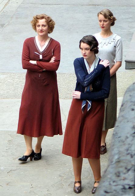 1940s Librarian, 1940s Women, Librarian Style, Librarian Chic, Sensible Shoes, Curled Hair, Lindy Hop, Hercule Poirot, 30s Fashion