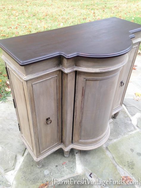 Annie Sloan Gray Chalk Paint, Cream Color Chalk Paint Furniture, Painted Foyer Table, Brown Chalk Paint Furniture Ideas, Cream Chalk Paint Furniture, Brown Chalk Paint Furniture, Annie Sloan Painted Furniture Ideas, Brown Painted Furniture, Painted Foyer