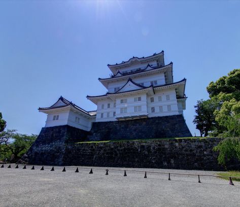 👉Let's cast our thoughts back to antiquity and get a feel for the history that has been passed down to us. 🌎 Odawara Castle was originally built in the mid 15th century and later fell into the hands of the Hojo Clan, one of the most powerful clans during the Warring States Era who used it as a base to control the region around modern day #Tokyo. 🤔 Explore this castle in 360 degrees through the link.  #360stories #castle #Japan #history #360photography 360 Photography, Asian Architecture, Castle Ruins, 15th Century, Architecture Building, Palace, Tokyo, Castle, Japan