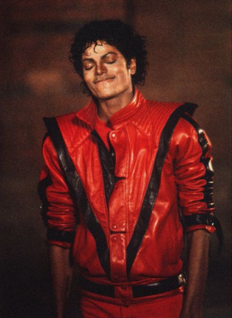 Thriller Mj, Michael Jackson 1983, Michael Jackson Thriller Jacket, Michael Jackson 1980, Michael Jackson Outfits, Michael Jackson Poster, Michael Jackson Photoshoot, Michael Jackson Hot, Michael Jackson Bad Era