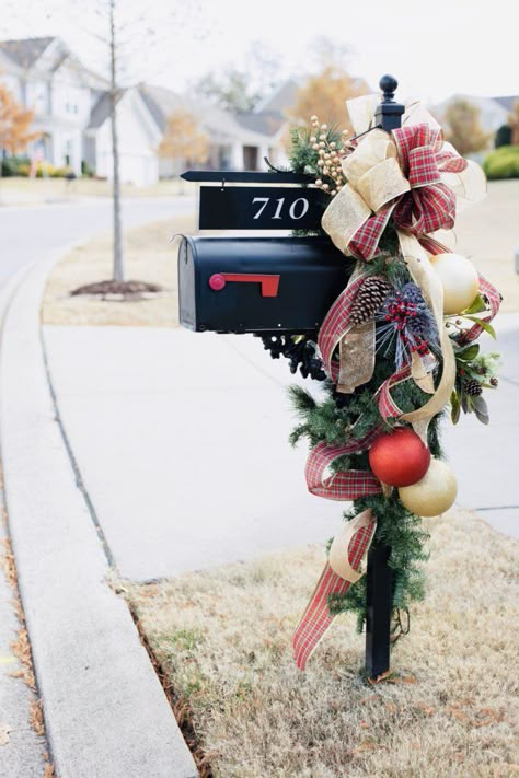 Decorating your mailbox for Christmas is easy! We found all the items at Walmart! A pretty mailbox brings joy to your family, neighbors, guests and even your mail carrier! Follow our 5 easy steps... Pretty Mailbox, Christmas Mailbox Decorations, Mailbox Swag, Christmas Mailbox, Pretty Christmas Decorations, Outside Christmas Decorations, Mailbox Decor, Mail Carrier, Christmas Yard Decorations