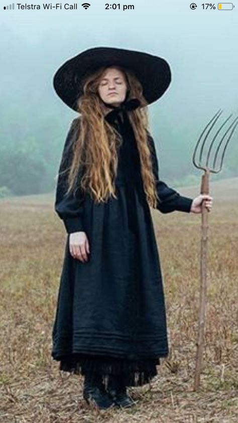 Witch Trials Aesthetic, Salem Witch Trials Aesthetic, Trial Aesthetic, Trials Aesthetic, Folk Goth, Bog Witch, Witch Style, Witchy Style, Pagan Wedding