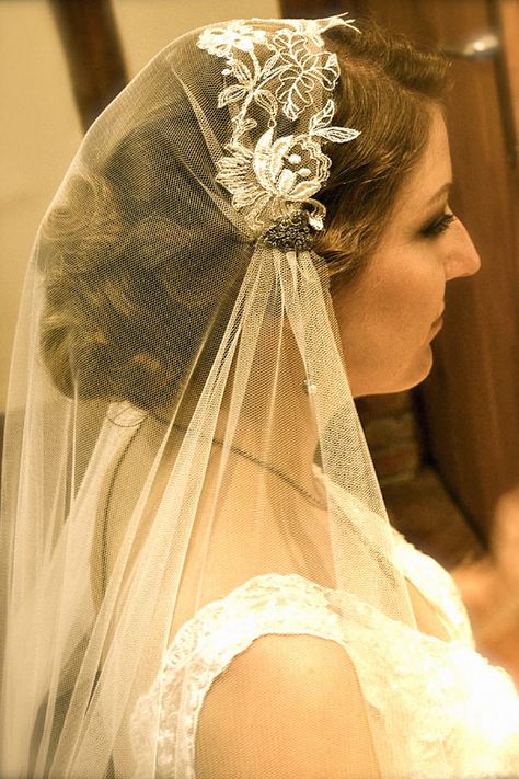 Another vintage hair idea could be timeless for your wedding day. I’m passionate about that for wedding photography. Pin this to your vintage wedding hairstyles. Vintage Wedding Hairstyles, Vintage Bridal Hair, Bohemian Braids, Bridal Hair Inspiration, Vintage Wedding Hair, Hair Idea, Hairstyle Inspiration, Bridal Hairstyle, Bridal Hairstyles