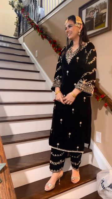 Velvet Suit Work Design, Black Suit Combinations For Women, Black Punjabi Suits Designer Boutique, Black Suit Embroidery Designs Punjabi, Velvet Hand Embroidery Suit, Heavy Punjabi Suits Wedding, Suit Colours Women, Velvet Hand Work Suits, Sureena Chowdhri Suits