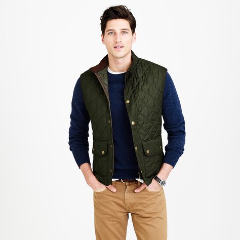 Barbour Style Men, Vest Men Outfit, Quilted Vest Outfit, Vest Outfits Men, Guy Code, Mens Vest Fashion, Vest Layering, Mens Fashion Dressy, Casual Activewear