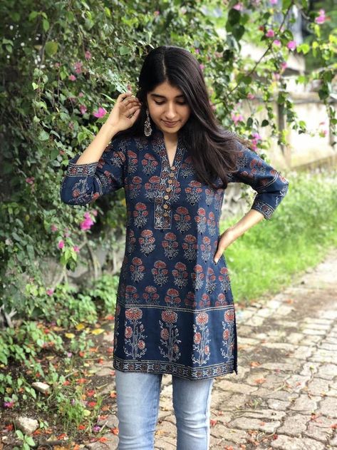 Short Kurti Designs, Cotton Short Tops, Stylish Kurtis Design, Western Top, Simple Kurta Designs, Simple Kurti Designs, Short Kurti, Tunic Designs, Kurti Designs Latest