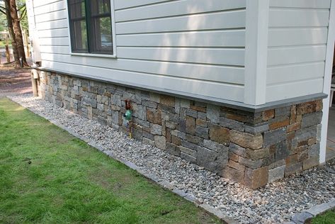 Stone Underpinning, Rock Around House, Exterior Stone Veneer, Stone Veneer Exterior, Mobile Home Skirting, Diy Exterior, Diy Outdoor Fireplace, York Stone, Stone Quarry