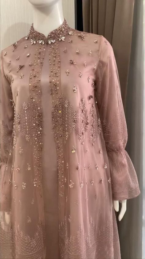 Dress Brokat Modern, Model Dress Kebaya, Dress Muslim Modern, Braidsmaid Dresses, Kebaya Modern Dress, Dress Pesta, Latest Bridal Dresses, Gowns Dresses Elegant, Pakistani Fancy Dresses