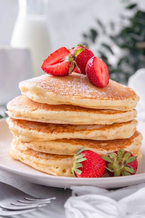 Recipes For 1 Person, Small Batch Pancake Recipe, One Waffle Recipe, Super Fluffy Pancakes, Quick Pancakes, Pancakes For One, Freeze Pancakes, Fruit Pancakes, Fluffy Scrambled Eggs