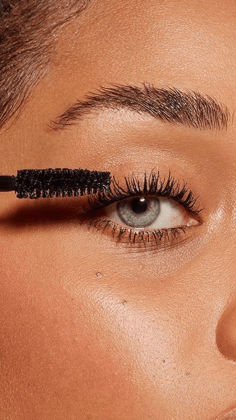 Thrive Causemetics Just Dropped a Volumizing Sister to Its Viral Mascara Mascara Editorial, Mascara Product Photography, Viral Mascara, Mascara Photography, Mascara Aesthetic, Popular Makeup Brands, Cosmetics Branding, Best Mascaras, The Best Mascara