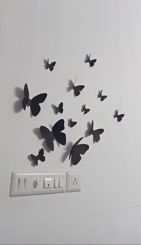 Simple Ideas For Room Decoration, Lightswitch Ideas Painting Easy, Hostel Room Decor Ideas Small Spaces, Butterfly Aesthetic Room, Corner Wall Decorating Ideas, Butterfly Room Decor Aesthetic, Handmade Room Decor Ideas, Study Room Wall Decor, Homemade Room Decor