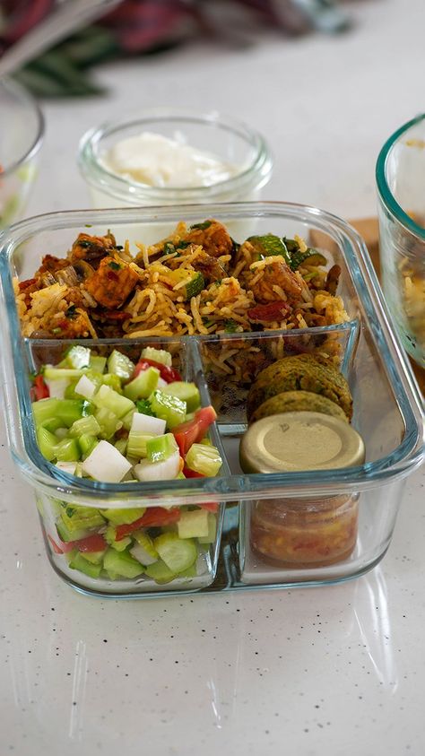 Lunchbox Healthy Ideas, Office Lunchbox Ideas, Office Healthy Snacks, Breakfast Tiffin Ideas, Office Tiffin Recipe Indian, Healthy Lunch Indian, Indian Healthy Lunch Ideas, Lunch Box Recipes Indian For Office, University Lunch Box Ideas