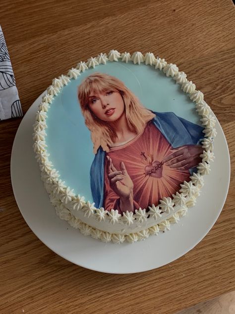 Miss Americana Taylor Swift Costume, Speak Now Cake Ideas, Speak Now Cake Taylor Swift, Taylor Swift Bolo, Taylor Swift Cake Eras, Fifteen Taylor Swift Cake, Evermore Cake, Taylor Swift Cumpleaños, Taylor Birthday Cake