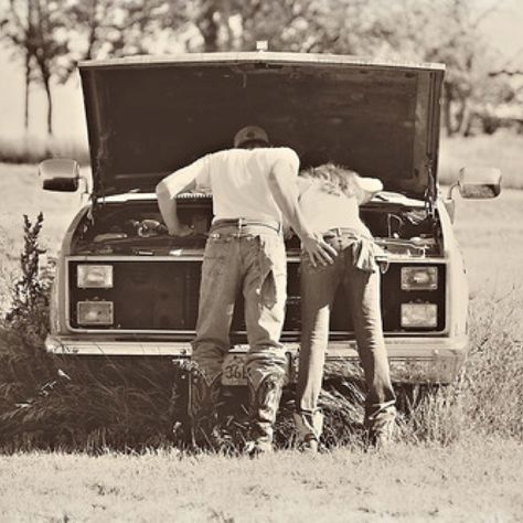 I have already found my soulmate :) I love you babe Country Relationships, Shooting Couple, Image Couple, Country Couples, Country Engagement, Cute N Country, Old Car, Wedding Engagement Photos, Photo Couple