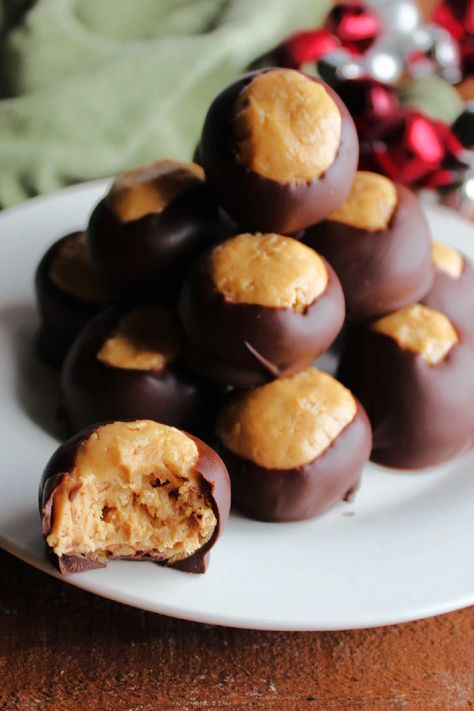 Crunchy Buckeyes With Rice Krispies 2 Buckeye Balls With Rice Krispies Recipe, Buck Eyes Recipe With Rice Crispies, Buckeyes With Rice Krispies, Buckeyes Recipe With Rice Krispies, Pay Day Bars, Slow Cooker Candy Recipes, Best Buckeyes Recipe, Buckeye Bars Recipe, Chocolate Buckeyes