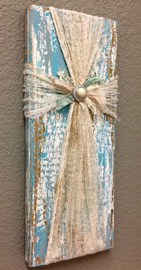 Painting A Cross On Canvas, Diy Wall Cross, Cross Christmas Decorations, Cross Crafts Diy, Cross Paintings On Canvas, Cross Canvas Paintings, Cross Art Painting, Christian Diy, Easter Crosses