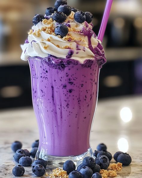 Colorful Milkshakes, Drinks For Kids, Blueberry Milkshake, Milkshake Flavours, Vanilla Milkshake, Food Artwork, Dessert Bites, Blueberry Cheesecake, Sweet Snacks