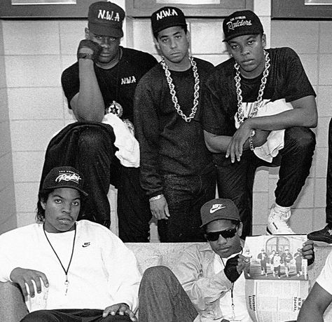 N.W.A early group photo / black and white History Of Hip Hop, 90s Rappers, Outta Compton, Straight Outta Compton, Rapper Outfits, Real Hip Hop, Gangsta Rap, Rap Aesthetic, New Rock