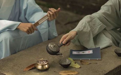 Dynasty Aesthetic, Chinese Aesthetic, Tea And Books, Blossoms Art, Ming Dynasty, In Another Life, Japanese Aesthetic, Film Set, Heaven's Official Blessing