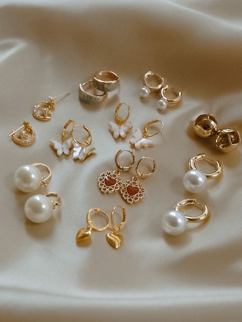 Asthetic Jewellery Picture, Jewelry Asthetic Picture, Soft Girl Accessories, Soft Girl Jewelry, Modest Jewelry, Pjo Dr, Soft Jewelry, Aesthetic Earrings, Christmas Basket