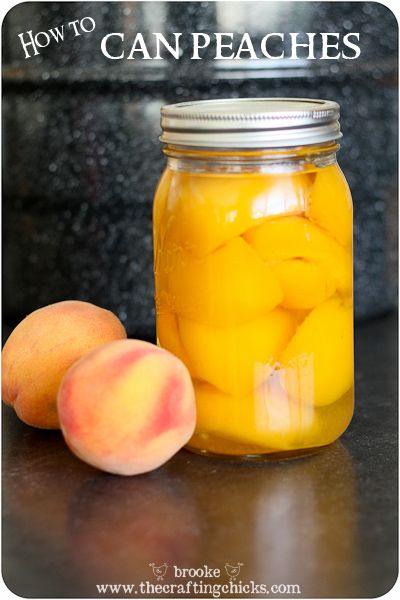 How to Can Peaches at www.thecraftingchicks.com  #canning #peaches How To Can Peaches, Can Peaches, Sliced Peaches, Canning Peaches, Canning 101, Canning Fruit, Canning Jam, Canning Food Preservation, Canned Food Storage