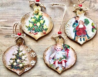 Yuletide Crafts, Shabby Chic Christmas Decor, Shabby Chic Christmas Decorations, Shabby Chic Ornaments, Christmas Tree Balls, Chic Christmas Decor, Baubles Christmas, Christmas Decoupage, Beautiful Baubles