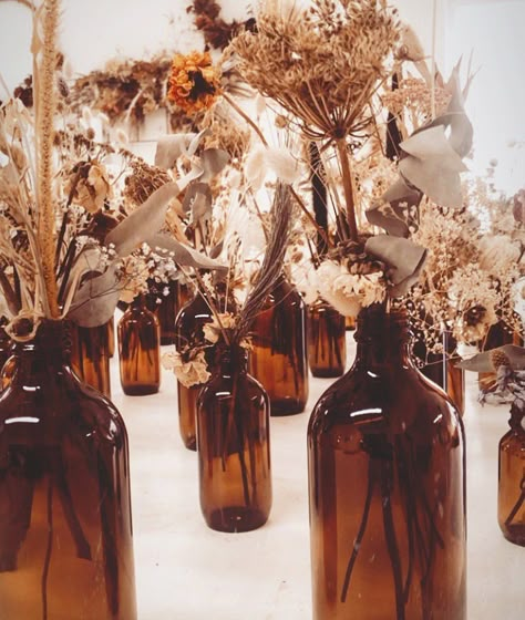 Amber Glass Fall Centerpiece, Amber And White Wedding, Amber Glass Bottles Decor, Amber Glass Wedding Decor, Amber Glass Wedding, Weddings Vibes, Martini Wedding, Fall Wedding Tablescapes, Bayou Wedding