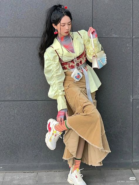 Outfits Mujeres, Artsy Fashion, Replica Sneakers, Nike Yeezy, Air Jordan Nike, Cheap Sneakers, Aesthetic Dress, Winter Inspo, Awesome Outfits