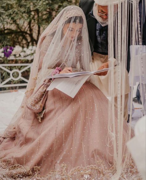 Pakistani Wedding Photos, Pink Nikkah Outfit, Nikkah Signature Pics, Tea Pink Nikkah Dress, Light Pink Nikkah Outfit, Light Pink Desi Wedding Dress, Nikkah Pictures Photo Ideas, White And Pink Nikkah Dress, Light Pink Nikkah Dress