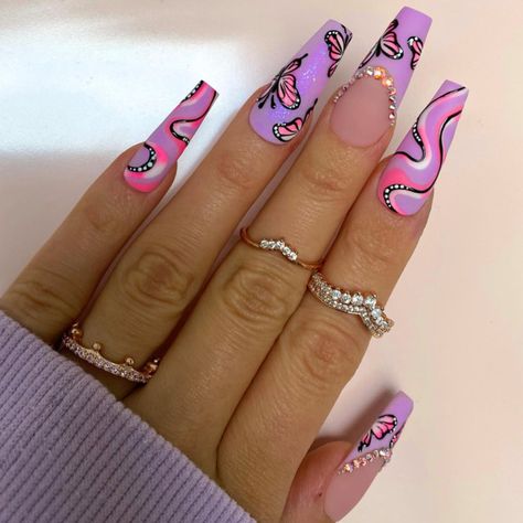 Emoji Nails, Subtle Nail Art, Butterfly Nail Designs, Butterfly Nails, Subtle Nails, Butterfly Nail Art, Trendy Nail Design, Butterfly Nail, Holographic Nails