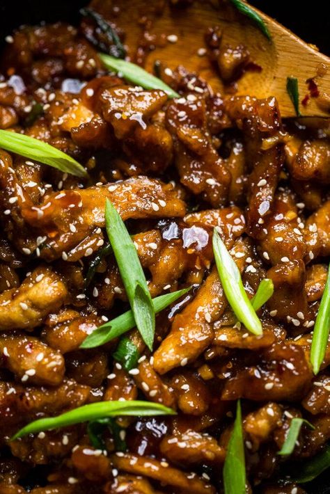 Vegan Mongolian Beef Vegan Mongolian Beef, Soy Free Soy Sauce, Mongolian Recipes, Mongolian Beef Recipe, Ginger Beef, Mongolian Beef Recipes, Vegan Asian Recipes, Beef Sauce, Soy Curls