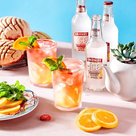 RECIPE:1 bottle Smirnoff ICE Original, a splash of orange juice, 1 drop of grenadine, orange wedges and garnish with mint! Smirnoff Ice Recipes, Smirnoff Ice Cocktails, Ice Drink Recipes, Ice Cocktails, Ice Recipes, Smirnoff Ice Original, Ice Drink, Icee Recipe, Hey Bartender