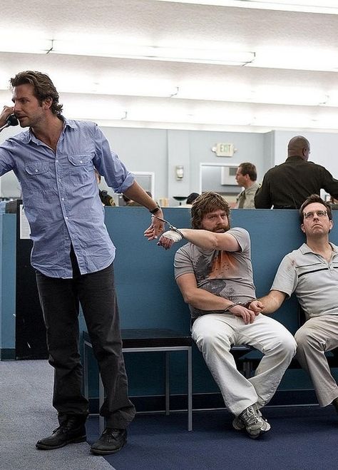 Movie Stills: The Hangover The Hangover 2009, Looks Hip Hop, The Hangover, Septième Art, Bradley Cooper, Love Movie, Iconic Movies, Great Movies, Modern Family