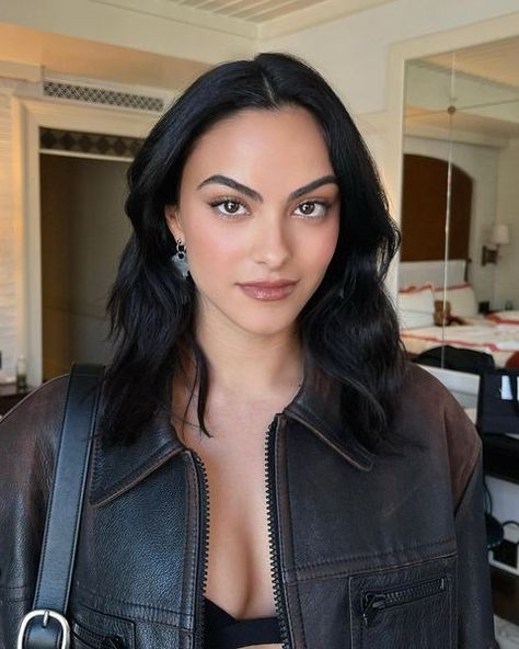 Camila Mendes Veronica Lodge, Riverdale Veronica, Camilla Mendes, Cami Mendes, Camila Mendes, Veronica Lodge, Miranda Cosgrove, Celebrity Look Alike, Sarah Michelle Gellar