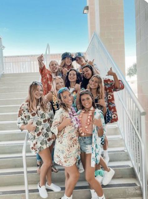 Group Day Spirit Week, Hawaiian Hoco Theme Outfit, Beach Theme Dress Up Day, Beach Outfit Spirit Week, Beach Spirit Day School Outfit, Beach Day Spirit Day, Spirt Days Ideas Outfits, Aloha Day Spirit Week Outfit, Hawaiian Outfit Ideas Spirit Week